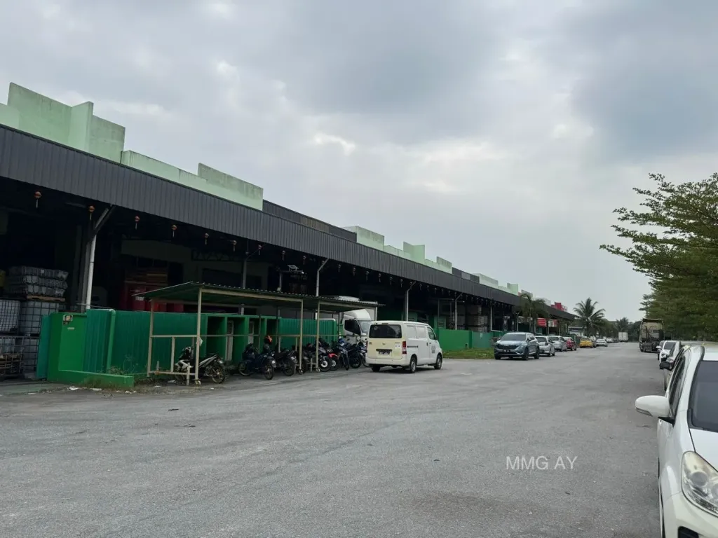 [10883] 【现可租赁】  Telok Panglima Garang  双层半独立式工厂角落单位 出租