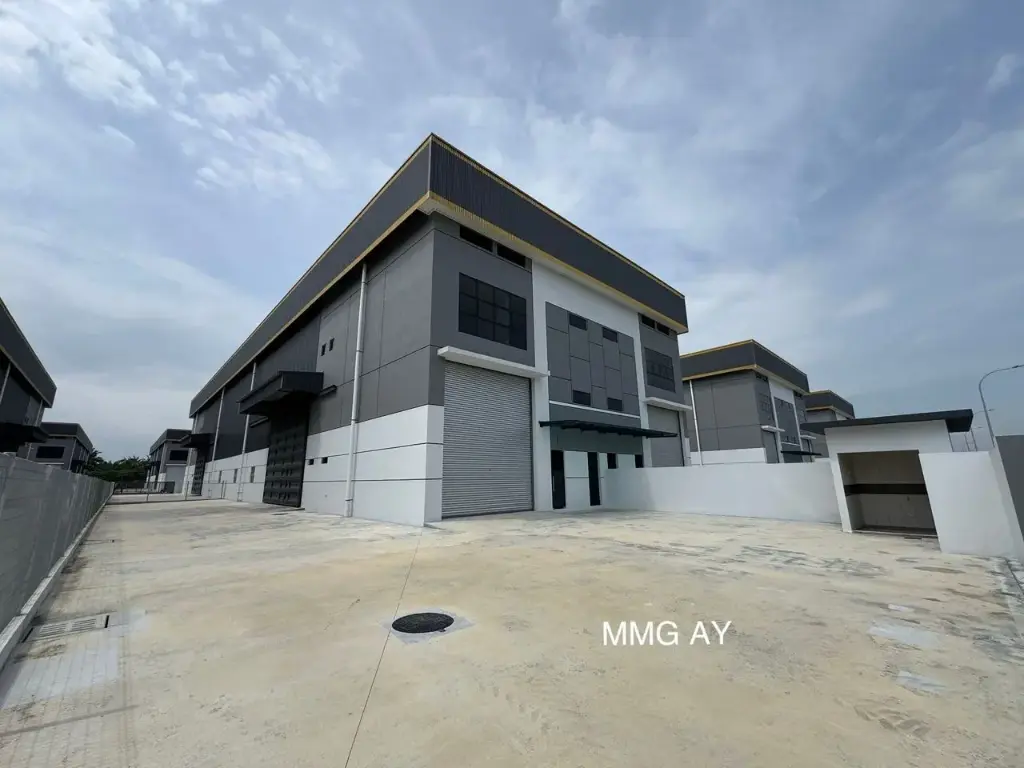 [10887] 【Available Now】  ETP @ KIIP JENJAROM KK2  Semi Detached Cluster Factory For Sale