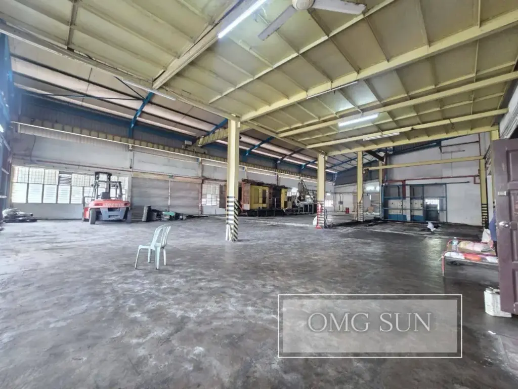 [10744] 【面对大路】 Pandamaran @ Klang, 3 Storey Corner Factory Warehouse