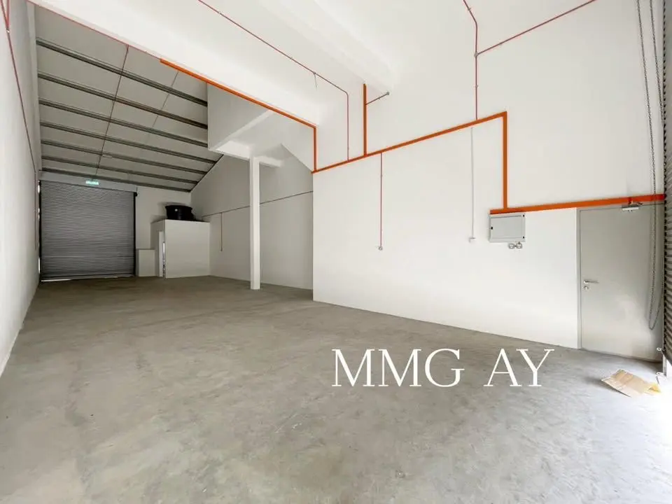 [10762] 【Available Now】 Klang Utama @ Klang,1 Half Storey Light Factory For Rent